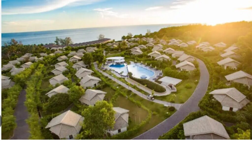 Sunset beachfront villas in Phu Quoc Island – peaceful oceanfront stay with private pool views