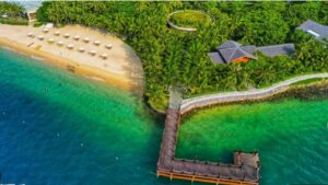 Hon Mun Island Nha Trang tour view with clear blue water and private pier – Best Car Rentals & Island Tours 2025